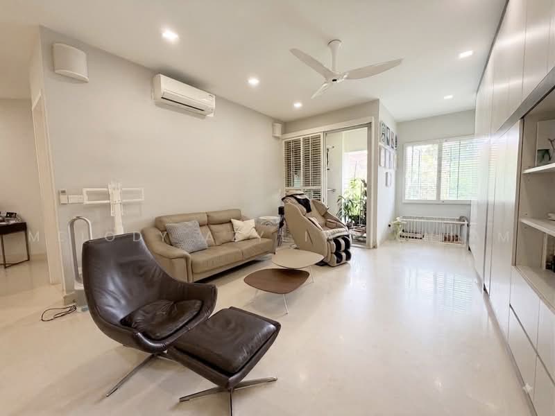 Duchess Crest, 66 Duchess Avenue, 4 Bedrooms, 2,088 sqft, Condominium For Sale, by Melody Azyliae Chiam, 500232745 - Living Room - PropertyGuru.com.sg
