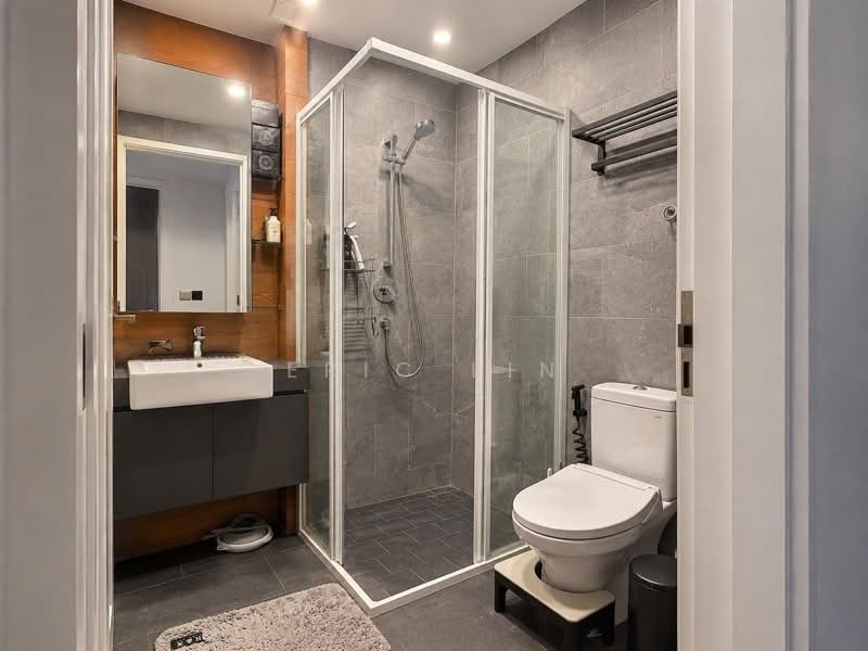 Rezi 24, 39 Lorong 24 Geylang, 2 Bedrooms, 657 sqft, Apartment For Sale, by Eric Lin, 500232748 - PropertyGuru.com.sg