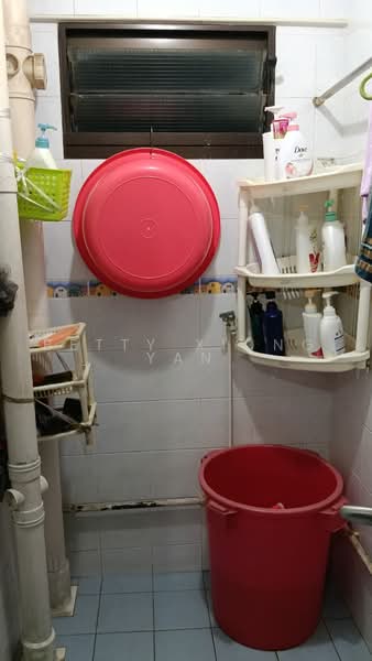 21 Chai Chee Road, 21 Chai Chee Road, Room Rental, 150 sqft, HDB Flat For Rent, by Betty Xiong Yan, 500232753 - Bathroom - PropertyGuru.com.sg