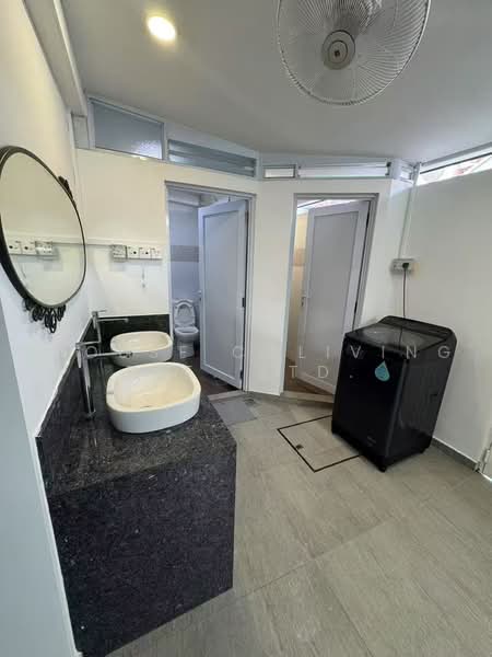 17 jalan asas, , Room Rental, 80 sqft, Apartment For Rent, by leo, 500232754 - Bathroom - PropertyGuru.com.sg