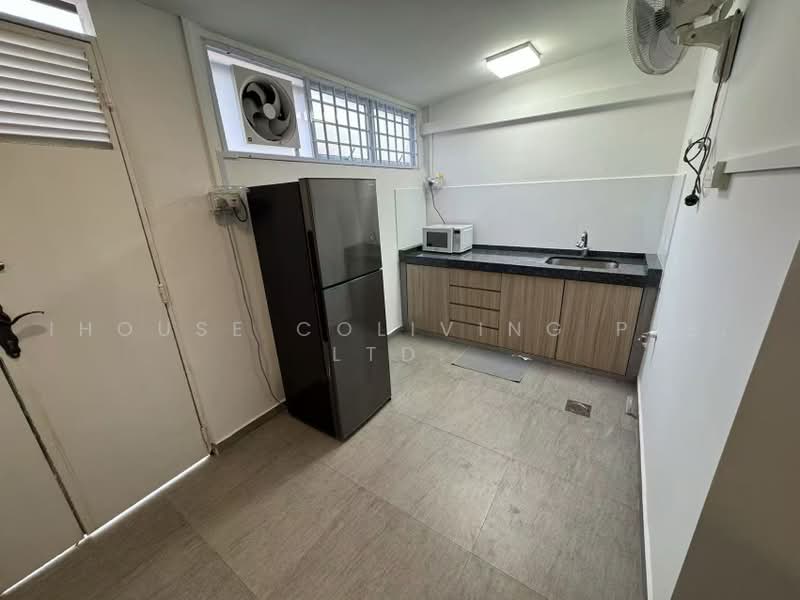 17 jalan asas, , Room Rental, 80 sqft, Apartment For Rent, by leo, 500232754 - Kitchen - PropertyGuru.com.sg