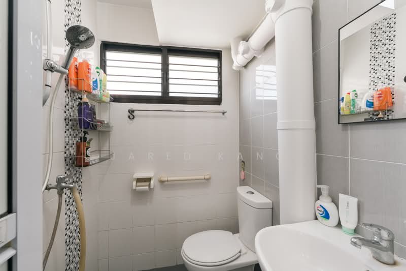 616 Bedok Reservoir Road, 616 Bedok Reservoir Road, 2 Bedrooms, 732 sqft, HDB Flat For Sale, by Jared Kang, 500232758 - Bathroom - PropertyGuru.com.sg