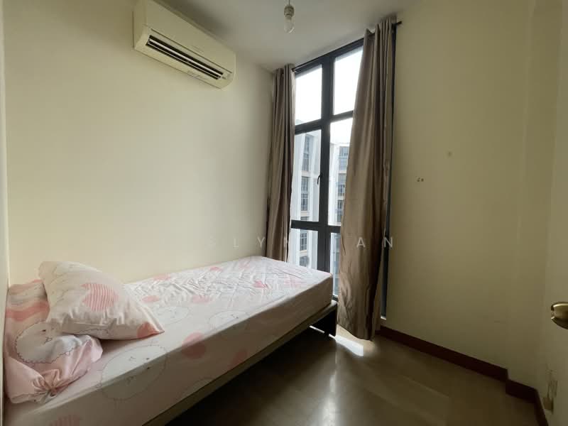 East Meadows, 34 Tanah Merah Kechil Road, 3 Bedrooms, 1,356 sqft, Condominium For Sale, by Jeslyn Tan, 500232759 - Bedroom - PropertyGuru.com.sg