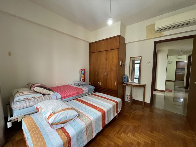 East Meadows, 34 Tanah Merah Kechil Road, 3 Bedrooms, 1,356 sqft, Condominium For Sale, by Jeslyn Tan, 500232759 - Bedroom - PropertyGuru.com.sg