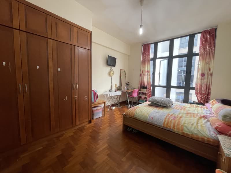East Meadows, 34 Tanah Merah Kechil Road, 3 Bedrooms, 1,356 sqft, Condominium For Sale, by Jeslyn Tan, 500232759 - Bedroom - PropertyGuru.com.sg