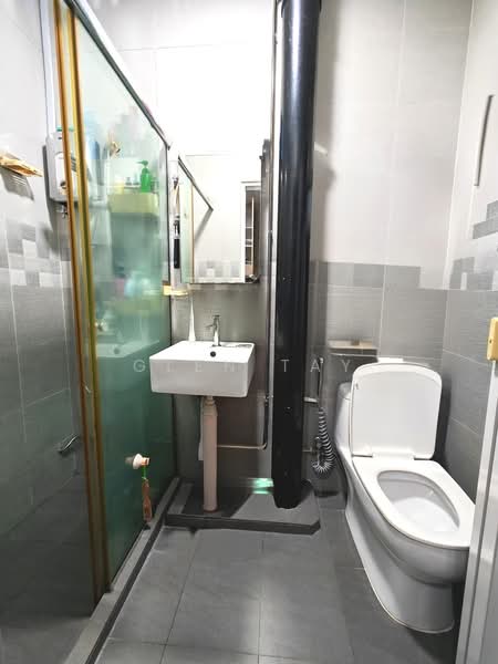 212 Choa Chu Kang Central, 212 Choa Chu Kang Central, 4 Bedrooms, 1,313 sqft, HDB Flat For Sale, by Glen Tay, 500232767 - Bathroom - PropertyGuru.com.sg