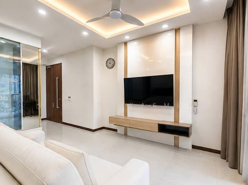 Treasure Crest, 60 Anchorvale Crescent, 3 Bedrooms, 958 sqft, Condominium For Sale, by Wiranto Kasmuri, 500232778 - Living Room - PropertyGuru.com.sg