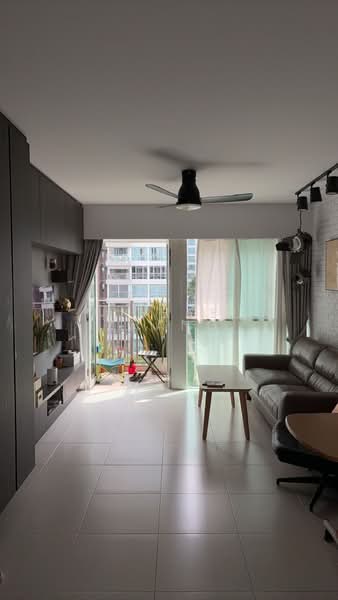 270B Punggol Field, 270B Punggol Field, 3 Bedrooms, 1,249 sqft, HDB Flat For Sale, by Michael Zhang, 500232781 - Living Room - PropertyGuru.com.sg