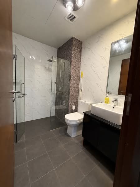 Vibes @ East Coast, 308 Telok Kurau Road, 1 Bedroom, 420 sqft, Apartment For Rent, by Ros Salleh, 500232790 - Bathroom - PropertyGuru.com.sg
