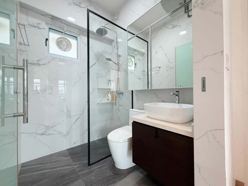 282A Sengkang East Avenue, 282A Sengkang East Avenue, 3 Bedrooms, 990 sqft, HDB Flat For Sale, by Alexis Quek, 500232793 - Bathroom - PropertyGuru.com.sg