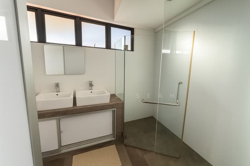 Kovan, Kovan, 4 Bedrooms, 3,115 sqft, Corner Terrace For Sale, by James Seah, 500232796 - Bathroom - PropertyGuru.com.sg