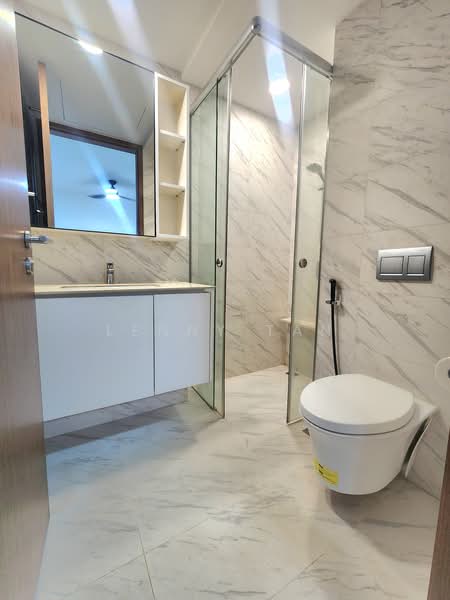 Well Maintained 1 Bedroom + Study For Sale !, , 1 Bedroom, 495 sqft, Condominium For Sale, by Lenny Tan, 500232801 - Bathroom - PropertyGuru.com.sg