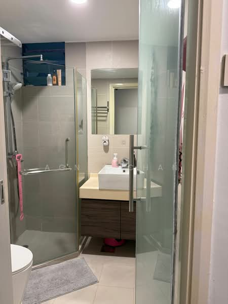 Pinevale, 2 Tampines Street 73, 3 Bedrooms, 1,581 sqft, Condominium For Sale, by Agnes Chan, 500232803 - Bathroom - PropertyGuru.com.sg