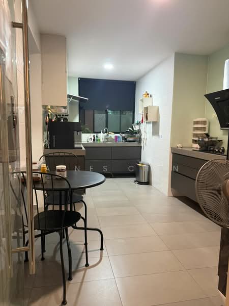 Pinevale, 2 Tampines Street 73, 3 Bedrooms, 1,581 sqft, Condominium For Sale, by Agnes Chan, 500232803 - Kitchen - PropertyGuru.com.sg