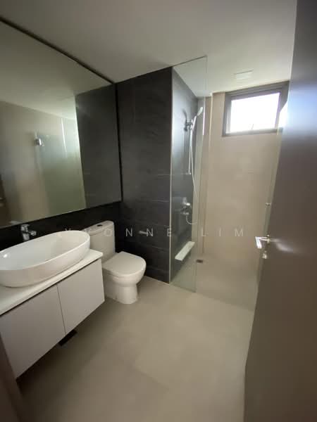 Vue 8 Residence, Pasir Ris Heights, 1 Bedroom, 474 sqft, Condominium For Rent, by Yvonne Lim, 500232834 - Bathroom - PropertyGuru.com.sg