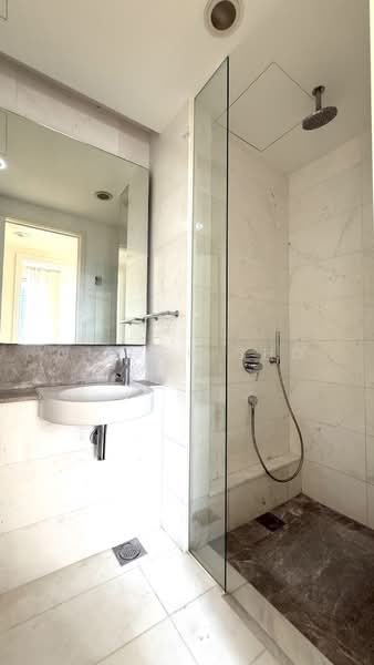 Reflections at Keppel Bay, 1 Keppel Bay View, 3 Bedrooms, 1,130 sqft, Condominium For Rent, by Oliver Sho, 500232840 - Bathroom - PropertyGuru.com.sg