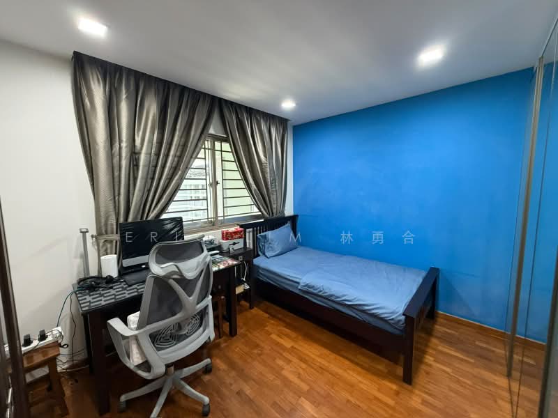 894 Tampines Street 81, 894 Tampines Street 81, 4 Bedrooms, 1,571 sqft, HDB Flat For Sale, by Eric Lim 林勇合, 500232843 - Bedroom - PropertyGuru.com.sg