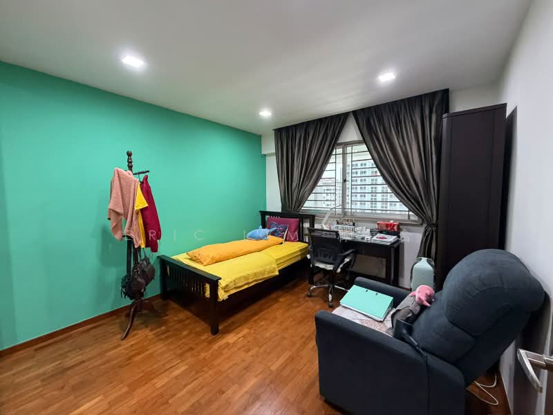 894 Tampines Street 81, 894 Tampines Street 81, 4 Bedrooms, 1,571 sqft, HDB Flat For Sale, by Eric Lim 林勇合, 500232843 - Bedroom - PropertyGuru.com.sg