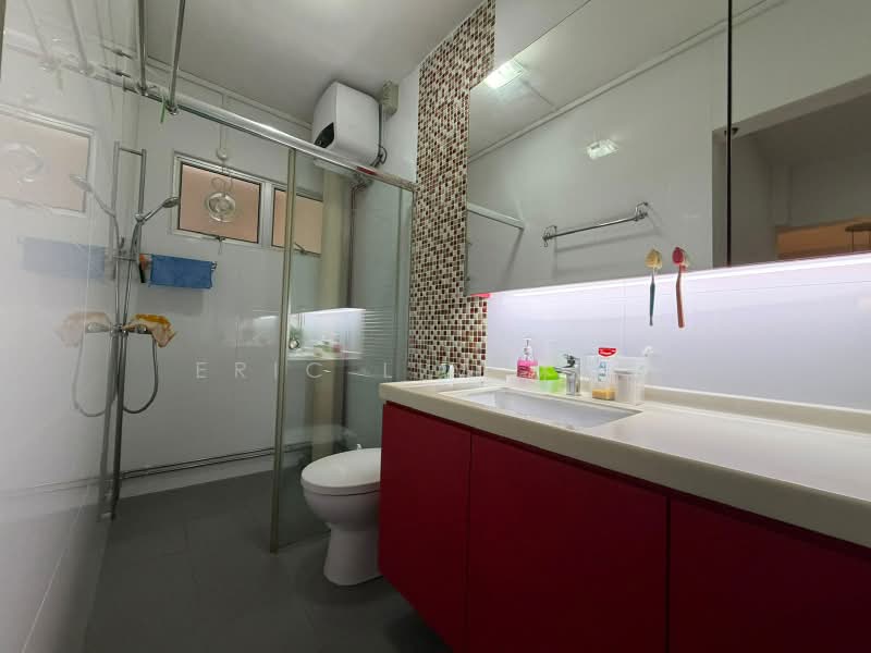 894 Tampines Street 81, 894 Tampines Street 81, 4 Bedrooms, 1,571 sqft, HDB Flat For Sale, by Eric Lim 林勇合, 500232843 - Bathroom - PropertyGuru.com.sg