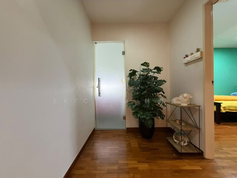894 Tampines Street 81, 894 Tampines Street 81, 4 Bedrooms, 1,571 sqft, HDB Flat For Sale, by Eric Lim 林勇合, 500232843 - Entrance - PropertyGuru.com.sg