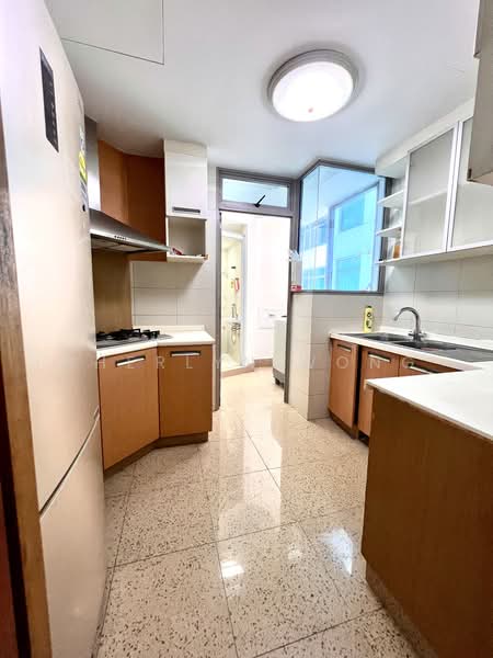 Blue Horizon, 25 West Coast Crescent, 3 Bedrooms, 1,163 sqft, Condominium For Sale, by Sherlyn Wong, 500232845 - Kitchen - PropertyGuru.com.sg