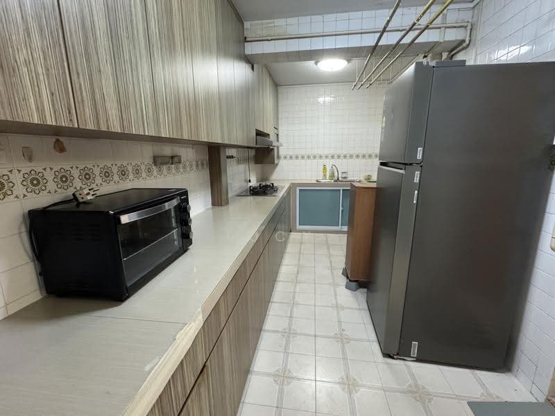 13 Dover Close East, 13 Dover Close East, Buona Vista / West Coast / Clementi New Town, 3 Bedrooms, 1,280 sqft, HDB Flat For Sale, by Lucy Tan Loo Sie, 500232846 - Kitchen - PropertyGuru.com.sg