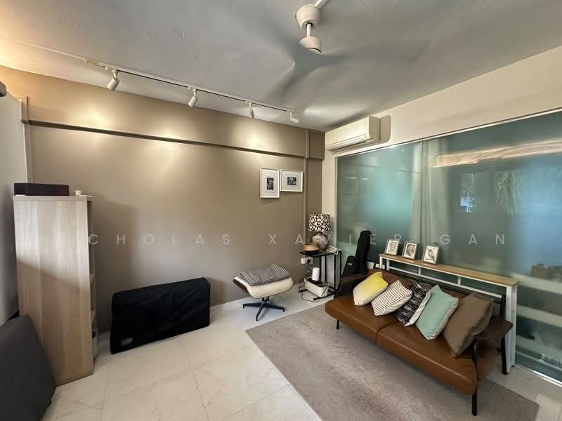 109 Clementi Street 11, 109 Clementi Street 11, Buona Vista / West Coast / Clementi New Town, Room Rental, 121 sqft, HDB Flat For Rent, by Nicholas Xavier Gan, 500232853 - Living Room - PropertyGuru.com.sg