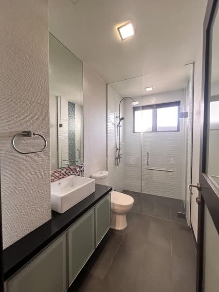 Morimasa Garden, 11 Gilstead Road, 3 Bedrooms, 2,132 sqft, Condominium For Sale, by Tracey Chia, 500232854 - Common Bathroom - PropertyGuru.com.sg