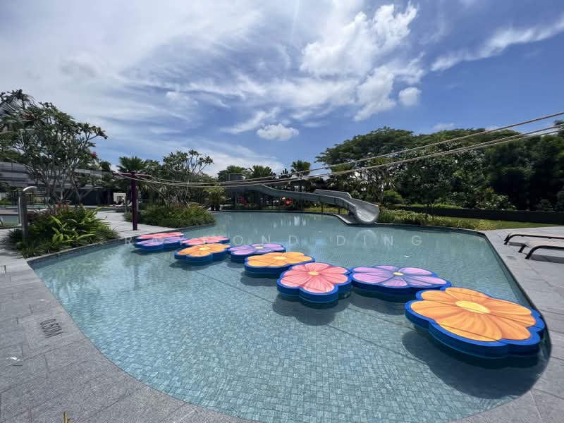 Whistler Grand, 109 West Coast Vale, 1 Bedroom, 441 sqft, Condominium For Sale, by Raymond Ding, 500232863 - Pool - PropertyGuru.com.sg