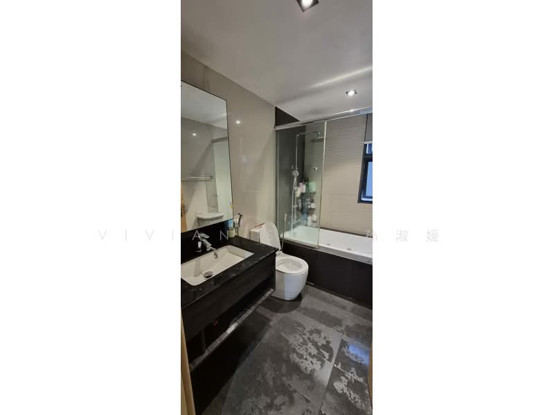 Blossom Residences, 30 Segar Road, 3 Bedrooms, 1,109 sqft, Condominium For Sale, by Vivian Sun 孙淑媛, 500232869 - Bathroom - PropertyGuru.com.sg