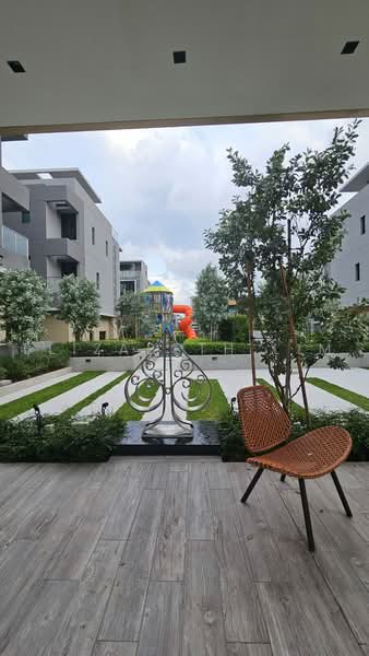 Freehold Semi-D Private Lift 5bed5bath+helper+wc Almost 4000sqft D28 Yio Chu Kang MRT Tavistock AMK, , 6 Bedrooms, 3,929 sqft, Semi-Detached House For Sale, by Elizabeth Lim, 500232871 - Exterior - PropertyGuru.com.sg