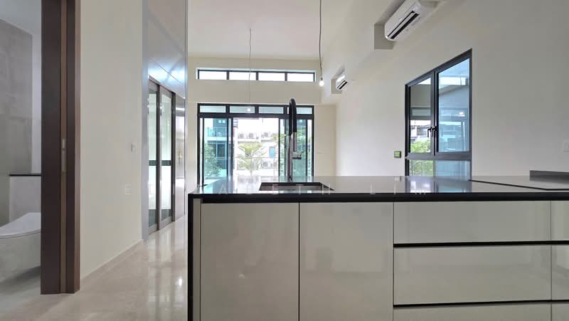 Freehold Cluster Semi-D Private Lift to all 5 floors 5bed5bath+helper Ang Mo Kio/Yio Chu Kang MRT, Ang mo kio avenue 5, Seletar / Yio Chu Kang, 6 Bedrooms, 3,929 sqft, Semi-Detached House For Sale, by Elizabeth Lim, 500232871 - Interior - PropertyGuru.com.sg