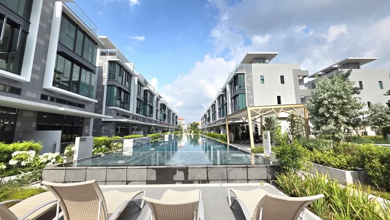 Freehold Cluster Semi-D Private Lift to all 5 floors 5bed5bath+helper Ang Mo Kio/Yio Chu Kang MRT, Ang mo kio avenue 5, Seletar / Yio Chu Kang, 6 Bedrooms, 3,929 sqft, Semi-Detached House For Sale, by Elizabeth Lim, 500232871 - Exterior - PropertyGuru.com.sg