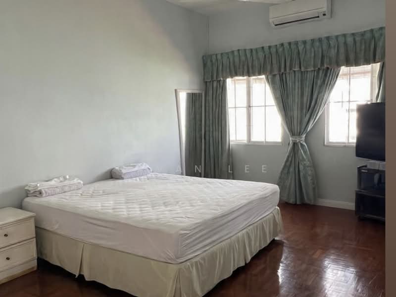 _EMINENCE_ Reno Freehold Semi-D near Tanah Merah MRT, Jalan Pari Burong, 6 Bedrooms, 2,800 sqft, Semi-Detached House For Sale, by Gavan Lee, 500232879 - Bedroom - PropertyGuru.com.sg