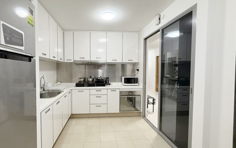 The Foliage, 370 Pasir Panjang Road, Room Rental, 80 sqft, Condominium For Rent, by Charlotte Lin, 500232887 - Kitchen - PropertyGuru.com.sg