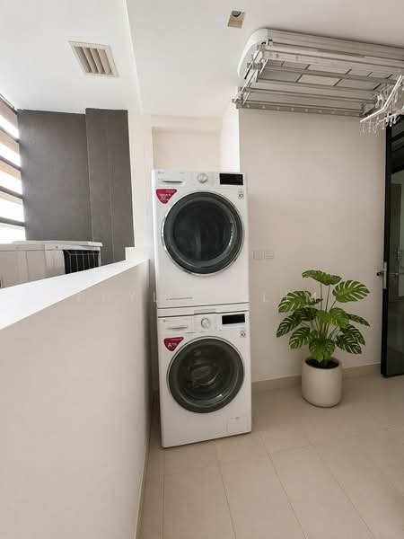 8 Saint Thomas, 8 Saint Thomas Walk, 4 Bedrooms, 1,744 sqft, Condominium For Rent, by Phyllis Lim, 500232902 - Yard - PropertyGuru.com.sg