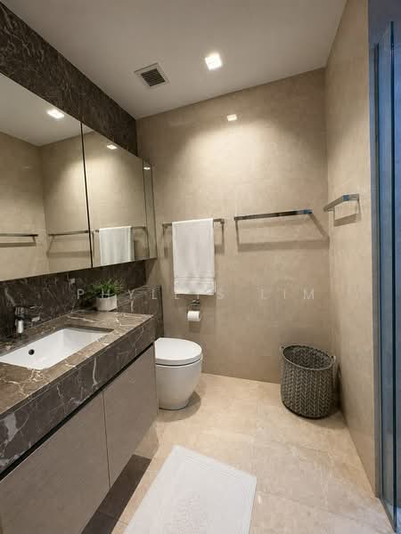 8 Saint Thomas, 8 Saint Thomas Walk, 4 Bedrooms, 1,744 sqft, Condominium For Rent, by Phyllis Lim, 500232902 - Bathroom - PropertyGuru.com.sg