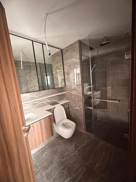 Lentor Modern, Lentor Central, 2 Bedrooms, 678 sqft, Condominium For Rent, by Yuni Yew, 500232908 - Bathroom - PropertyGuru.com.sg