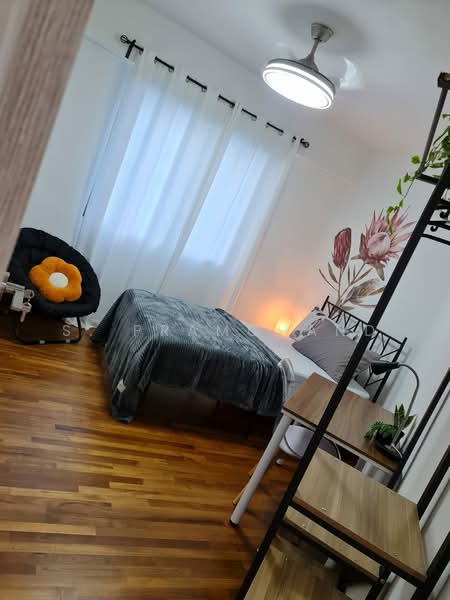 Simei Green Condominium, 1 Simei Street 4, 6 Bedrooms, 1,249 sqft, Condominium For Sale, by S. Pramchand, 500232909 - Bedroom - PropertyGuru.com.sg