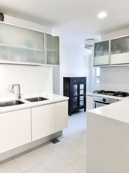 One Amber, 3 Amber Gardens, 3 Bedrooms, 1,302 sqft, Condominium For Sale, by Eugene Fung, 500232911 - Kitchen - PropertyGuru.com.sg