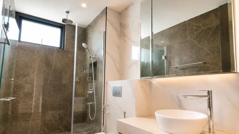 LANDED7772 @ BRAND NEW CORNER TERRACE WALK TO TANAH MERAH MRT, , 5 Bedrooms, 5,565 sqft, Corner Terrace For Sale, by Agnes Ng, 500232915 - Bathroom - PropertyGuru.com.sg