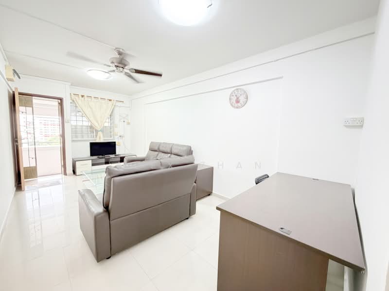 160 Yishun Street 11, 160 Yishun Street 11, 2 Bedrooms, 721 sqft, HDB Flat For Rent, by Alex Zhan, 500232942 - Living Room - PropertyGuru.com.sg