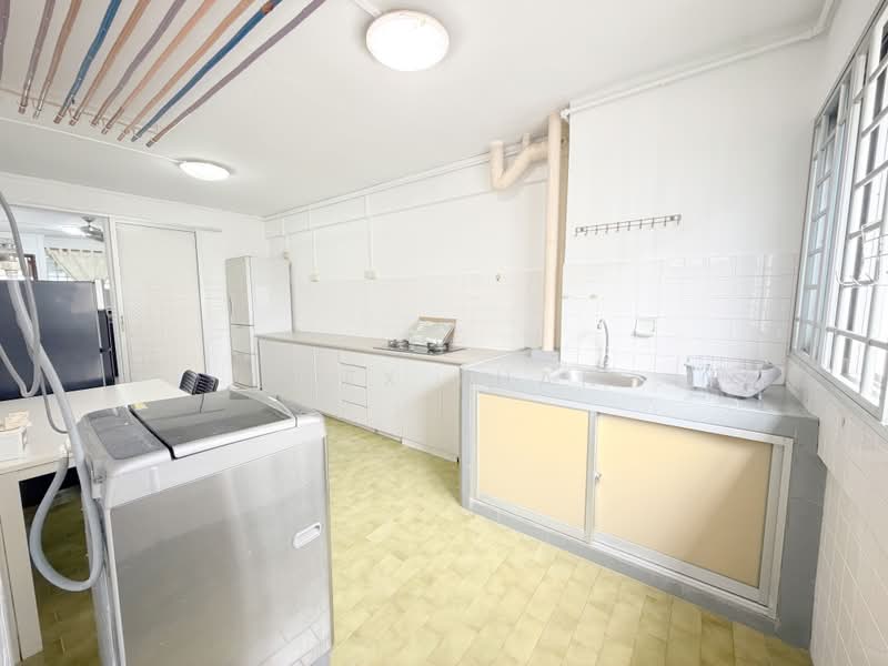 160 Yishun Street 11, 160 Yishun Street 11, 2 Bedrooms, 721 sqft, HDB Flat For Rent, by Alex Zhan, 500232942 - Kitchen - PropertyGuru.com.sg