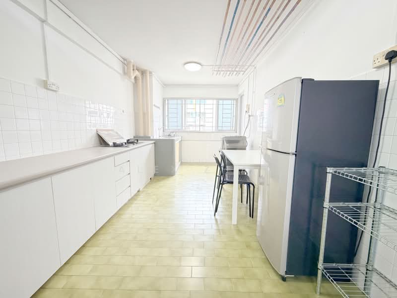 160 Yishun Street 11, 160 Yishun Street 11, 2 Bedrooms, 721 sqft, HDB Flat For Rent, by Alex Zhan, 500232942 - Kitchen - PropertyGuru.com.sg