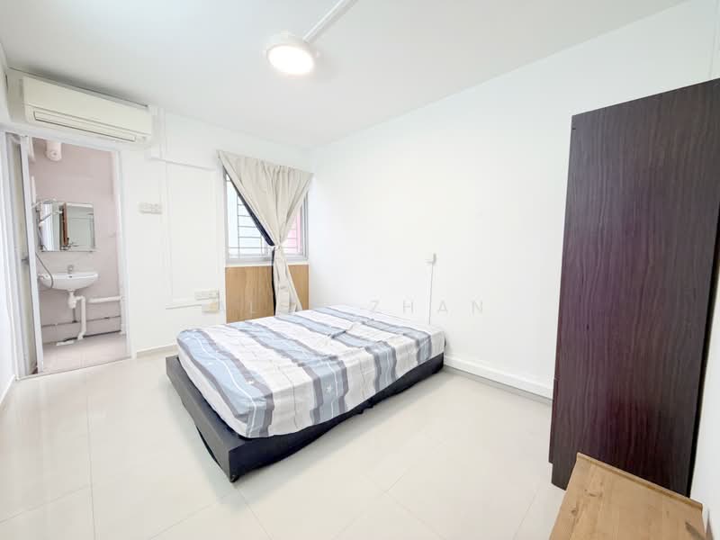160 Yishun Street 11, 160 Yishun Street 11, 2 Bedrooms, 721 sqft, HDB Flat For Rent, by Alex Zhan, 500232942 - Bedroom - PropertyGuru.com.sg