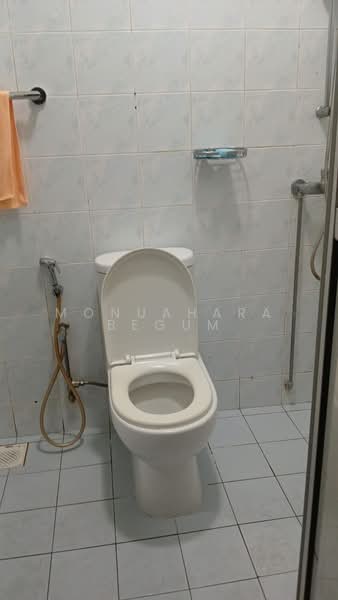 952 Hougang Avenue 9, 952 Hougang Avenue 9, Room Rental, 70 sqft, HDB Flat For Rent, by Monuahara Begum, 500232945 - Bathroom - PropertyGuru.com.sg