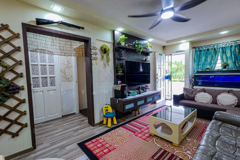 22 Marsiling Drive, 22 Marsiling Drive, 2 Bedrooms, 721 sqft, HDB Flat For Sale, by Nadiyah Kamsani, 500232952 - Living Room - PropertyGuru.com.sg