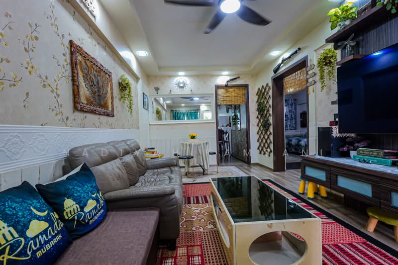 22 Marsiling Drive, 22 Marsiling Drive, 2 Bedrooms, 721 sqft, HDB Flat For Sale, by Nadiyah Kamsani, 500232952 - Living Room - PropertyGuru.com.sg