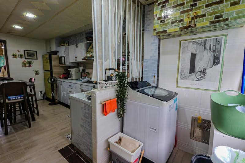 22 Marsiling Drive, 22 Marsiling Drive, 2 Bedrooms, 721 sqft, HDB Flat For Sale, by Nadiyah Kamsani, 500232952 - Kitchen - PropertyGuru.com.sg