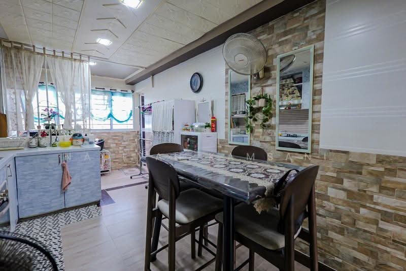 22 Marsiling Drive, 22 Marsiling Drive, 2 Bedrooms, 721 sqft, HDB Flat For Sale, by Nadiyah Kamsani, 500232952 - Kitchen - PropertyGuru.com.sg